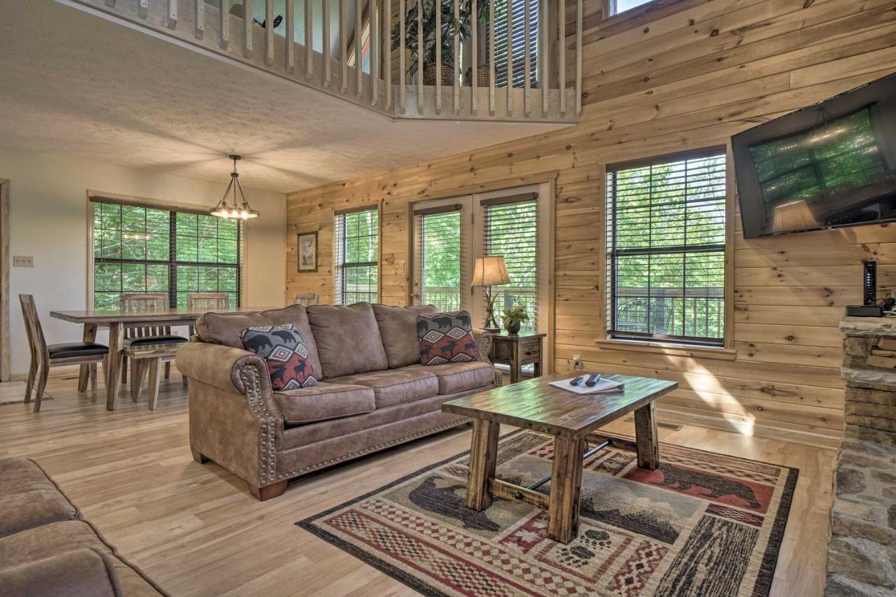 Rustic Pigeon Forge Home With Private Hot Tub! Εξωτερικό φωτογραφία