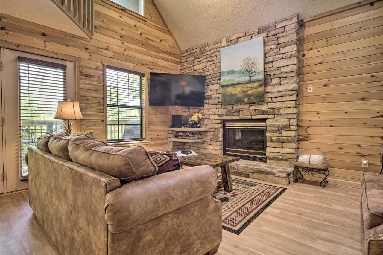 Rustic Pigeon Forge Home With Private Hot Tub! Εξωτερικό φωτογραφία